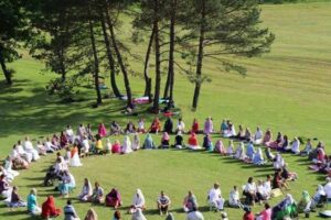 OM Chanting in der Gruppe